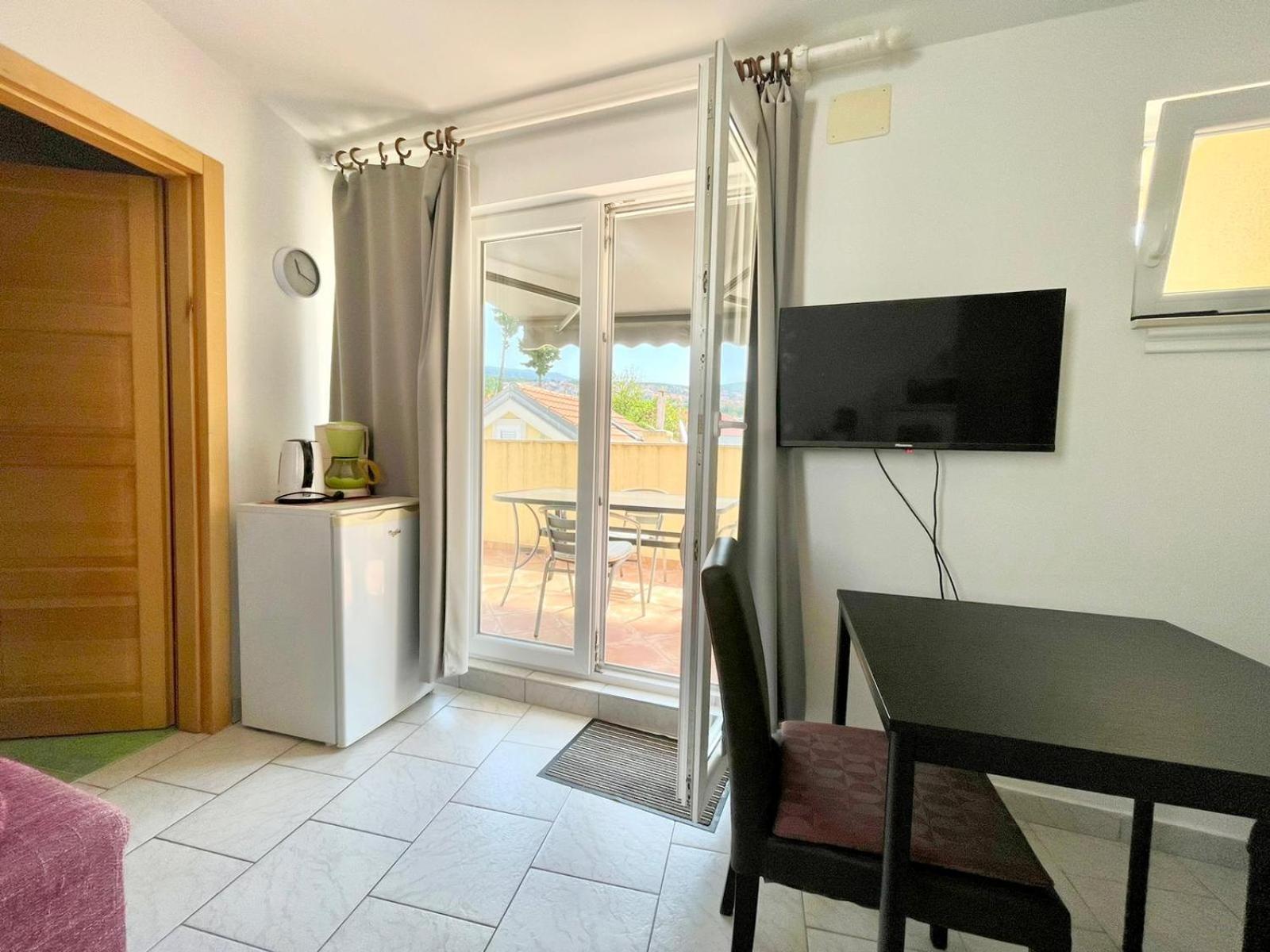 Apartmani Mauro Sa Terasom Цриквеница Экстерьер фото